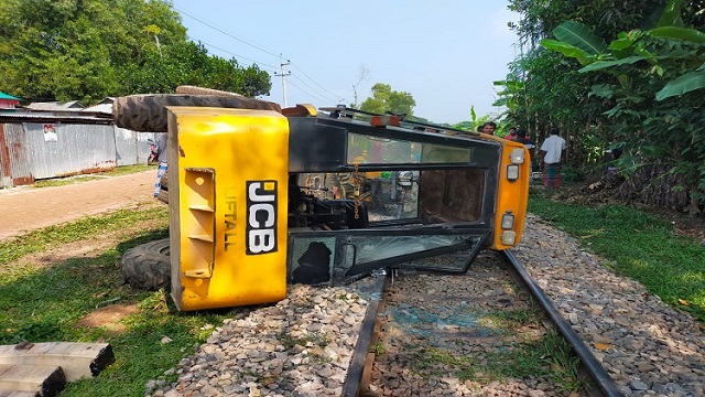 তিন ঘণ্টা পর ঢাকা-ময়মনসিংহ রুটে ট্রেন চলাচল স্বাভাবিক