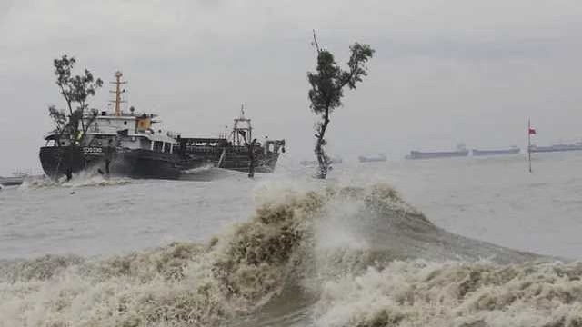 বঙ্গোপসাগরে নিম্নচাপ, সমুদ্র বন্দরে সতর্ক সংকেত