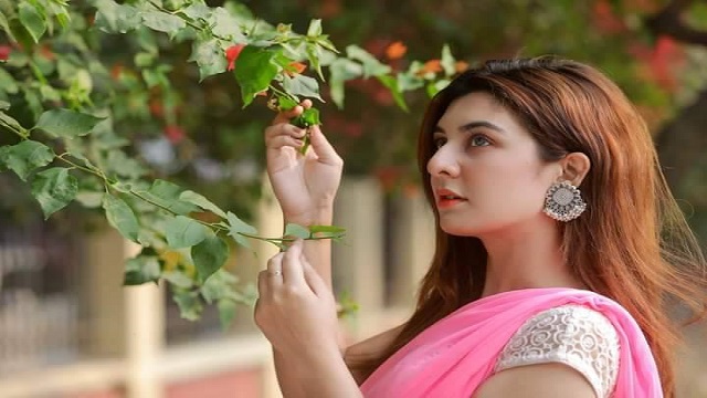 সুন্দর ছেলেরা ফ্রেন্ড রিকোয়েস্ট পাঠাও : জেবা