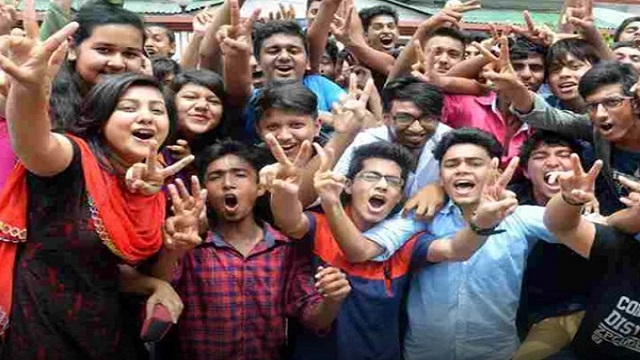 এসএসসিতে জিপিএ-৫ পেয়েছে ২,৬৯,৬০২ জন, পাসের হার ৮৭.৪৪ শতাংশ