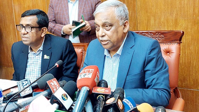 থার্টি ফার্স্ট নাইট ঘিরে নিরাপত্তা হুমকি নেই: স্বরাষ্ট্রমন্ত্রী