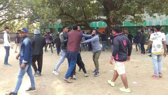 চাঁপাইনবাবগঞ্জের দুই আসনে ভোটগ্রহণের শুরুতে ধাওয়া-পাল্টাধাওয়া
