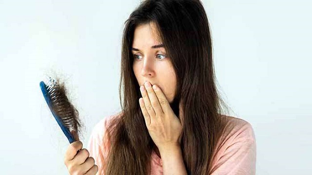 শীতে চুল পড়া রোধে কিছু ঘরোয়া প্যাক