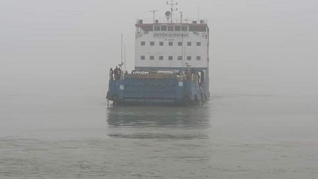 ৫ ঘণ্টা পর দৌলতদিয়া-পাটুরিয়ায় ফেরি চলাচল শুরু