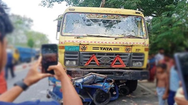 জয়পুরহাটে ট্রাক-সিএনজি সংঘর্ষে নিহত ৫