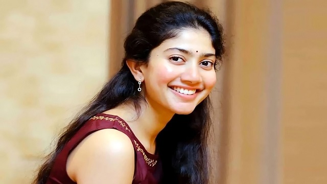 'রামায়ণ' দিয়ে বলিউডে অভিষেক হচ্ছে সাই পল্লবীর! 