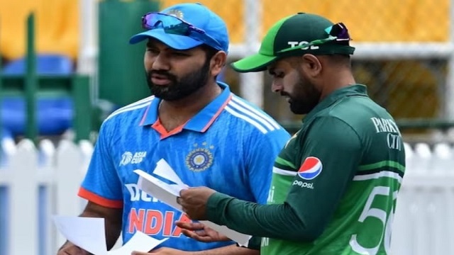 টস জিতে বোলিংয়ে ভারত