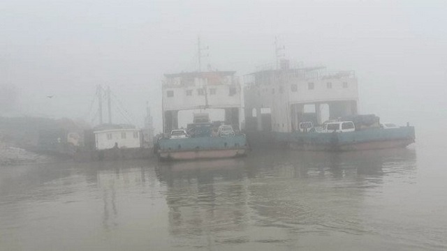 সাড়ে ৬ ঘণ্টা পর শরীয়তপুর-চাঁদপুর রুটে ফেরি চলাচল শুরু