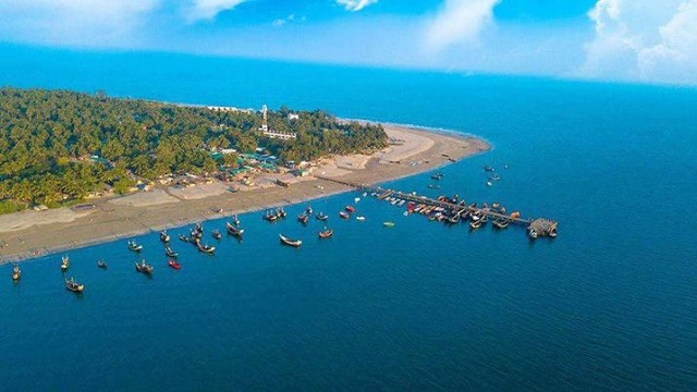 সেন্টমার্টিনে জাহাজ চলাচল বন্ধ, শতাধিক পর্যটক আটকা