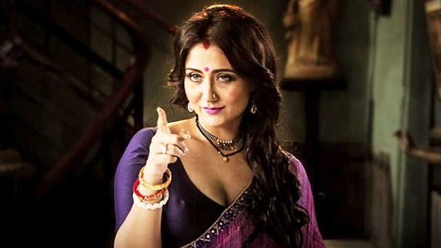 প্রেমের সম্পর্কে জড়িয়েছেন স্বস্তিকা, টেকেনি একটিও
