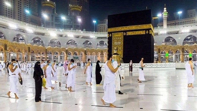 হজের খরচ বাড়লো লাখ টাকার বেশি