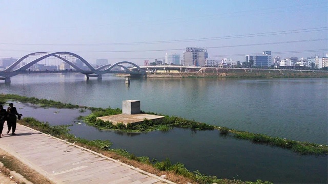 হাতিরঝিল লেকে মিলল যুবকের লাশ,পরিচয় মেলেনি