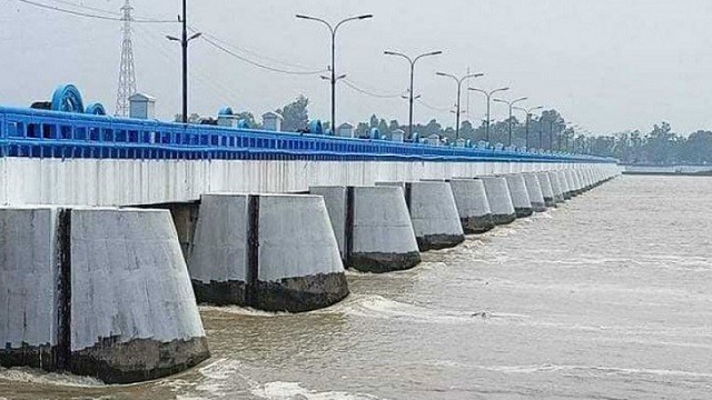 বিপৎসীমা ছুঁই ছুঁই তিস্তার পানি, খুলল ৪৪ জলকপাট