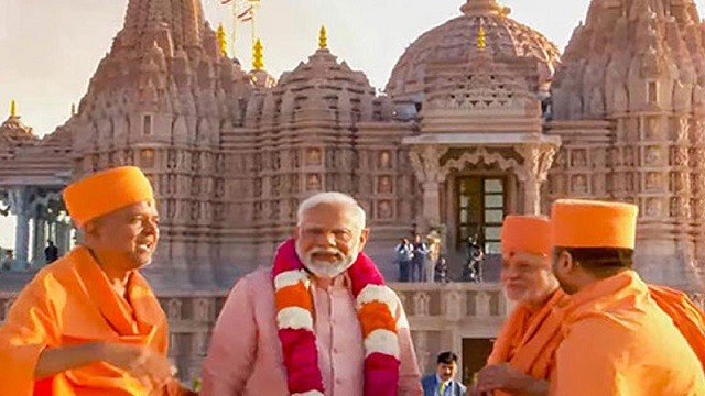 আবুধাবিতে মন্দির উদ্বোধন মোদির