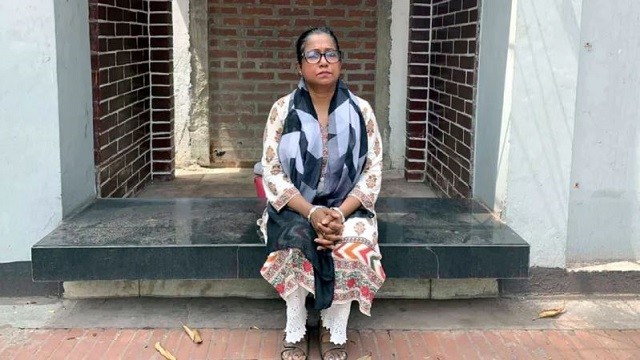 ধানমন্ডির ৩২ নম্বর বাড়িতে অবস্থান নিয়েছেন অভিনেত্রী রোকেয়া প্রাচী