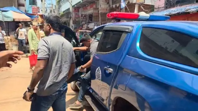 আশুলিয়ায় নারীকে জিম্মি করে পালাল ‘শুটার বাপ্পি’