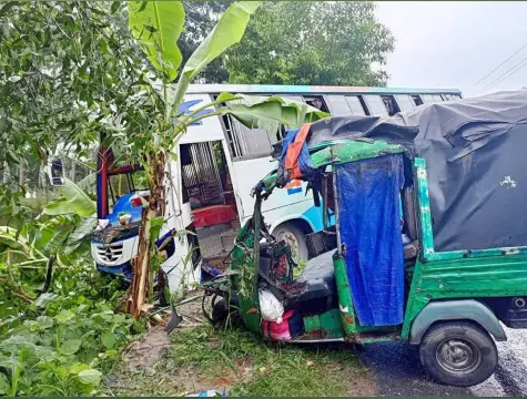 রাজবাড়ীতে বাস-মাহিন্দ্রের মুখোমুখি সংঘর্ষে নিহত ১, আহত ১০
