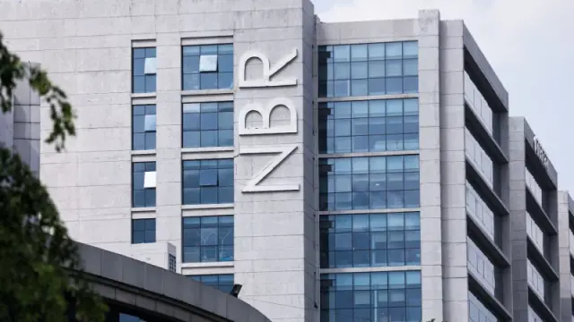 ৪০ লাখ টাকা ঘুষ না দেওয়ায় ২ কোটি ৩৫ লাখ টাকা কর নির্ধারণ