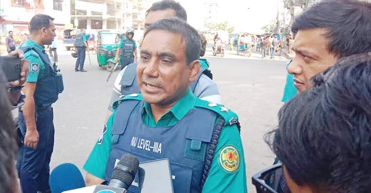 গণহত্যার অভিযোগ প্রথম পরোয়ানাভুক্ত আসামি হিসেবে সাবেক ডিসি গ্রেফতার