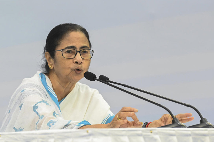 Mamata wants UN peacekeepers in Bangladesh