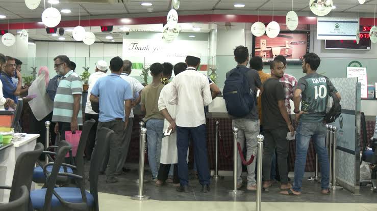 Frustration peaks as banks fail to meet withdrawal demands