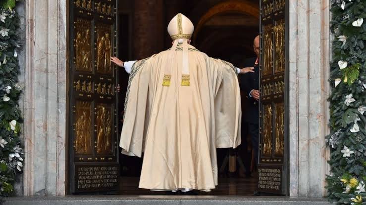 With a Holy Door, Pope Francis to launch Jubilee year