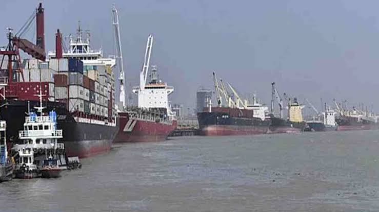 Arrival of foreign commercial ships increases at Mongla Port
