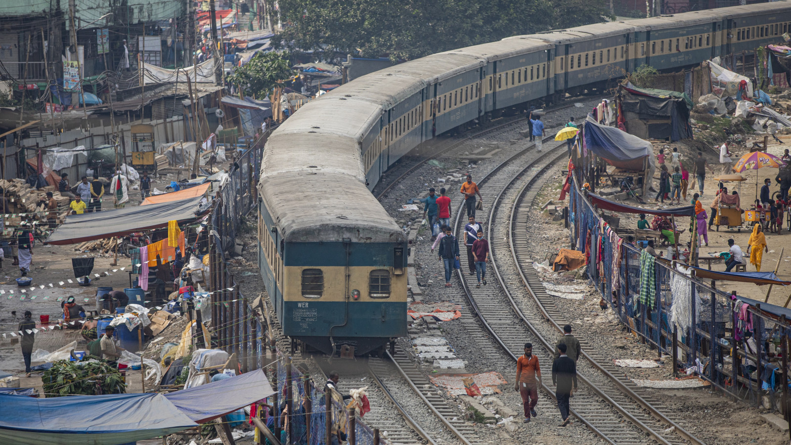 Karwan Bazar Railway: Illegal drug den in Dhaka