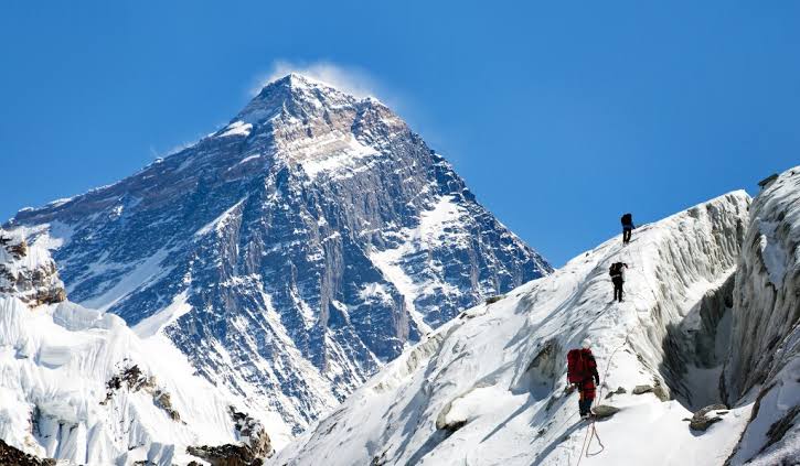 Two mountains 100 times taller than Mount Everest discovered deep beneath Earth