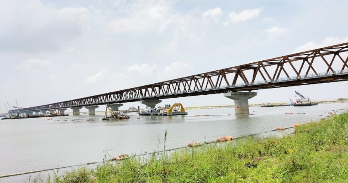 ফ্যাসিস্ট সরকারের অনুচর আল ফাত্তাহ রেলের কালো বিড়াল -দাবিয়ে বেড়াচ্ছে রেল ভবন