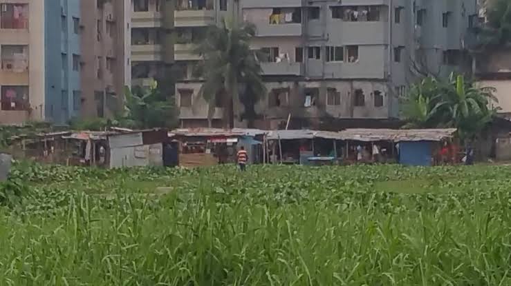 রাজধানীর পূর্ব হাজীপাড়া বালুর মাঠে গড়ে উঠেছে মাদকের বিশাল সাম্রাজ্য
