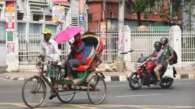 Mild heat wave sweeps parts of country: Met office
