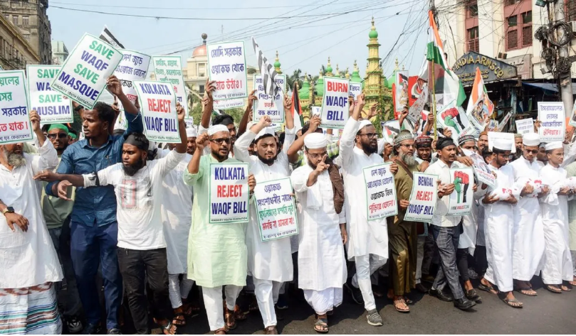 Kolkata erupts in protest against Waqf Bill