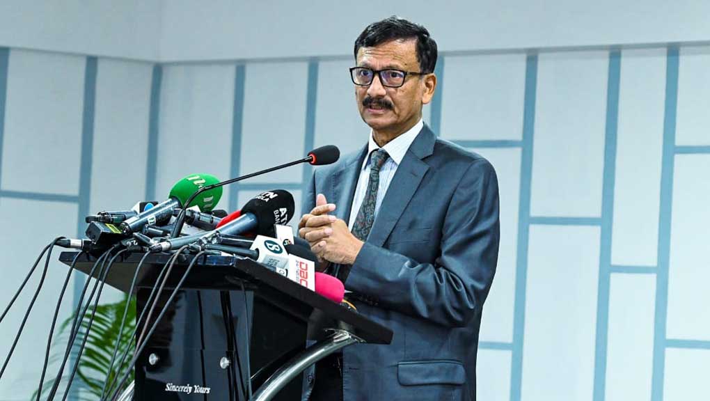 Expats face 80pc of harassments before leaving country: Foreign Adviser