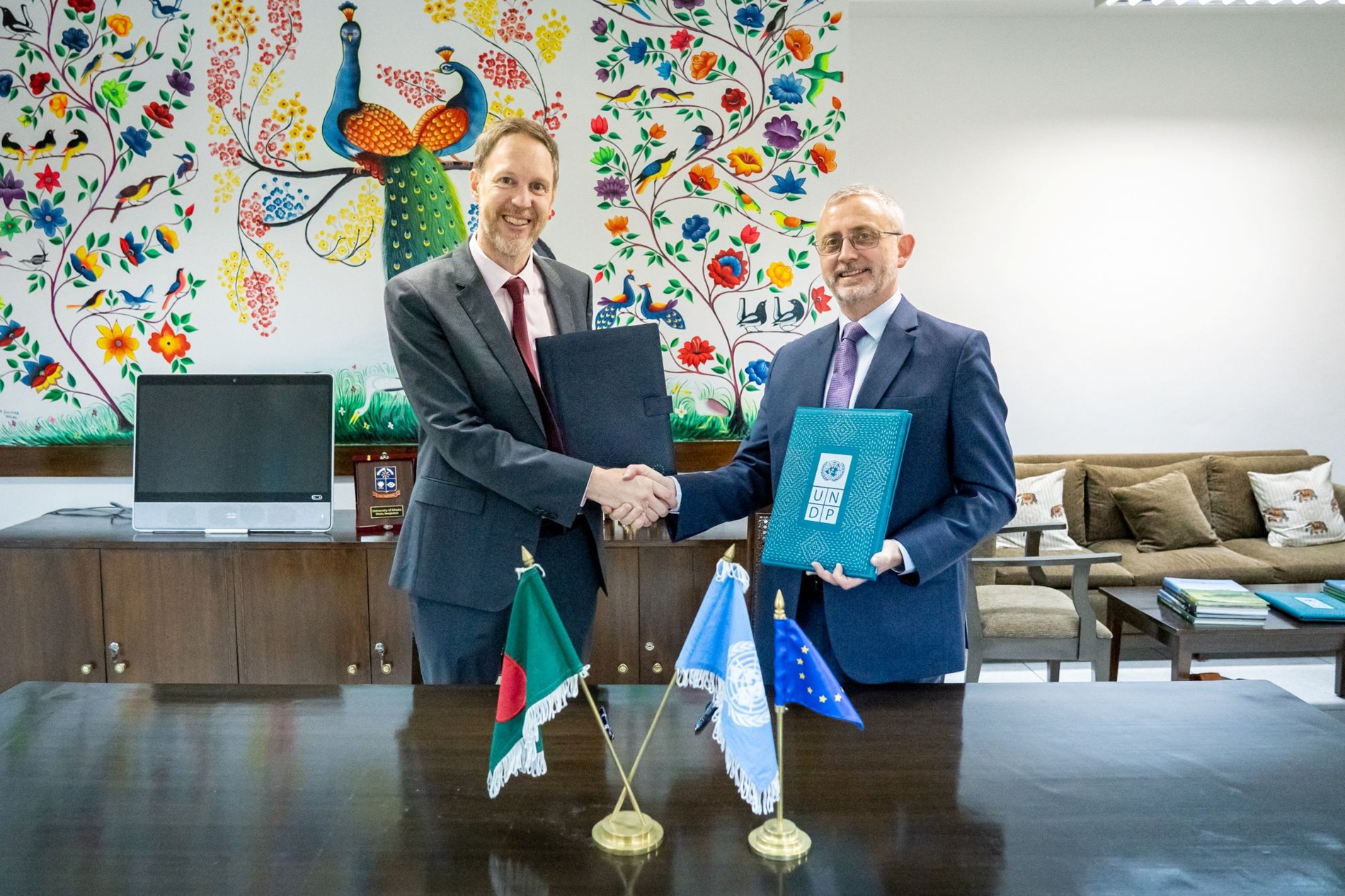 UNDP, EU sign deal to digitise legal aid services in Bangladesh