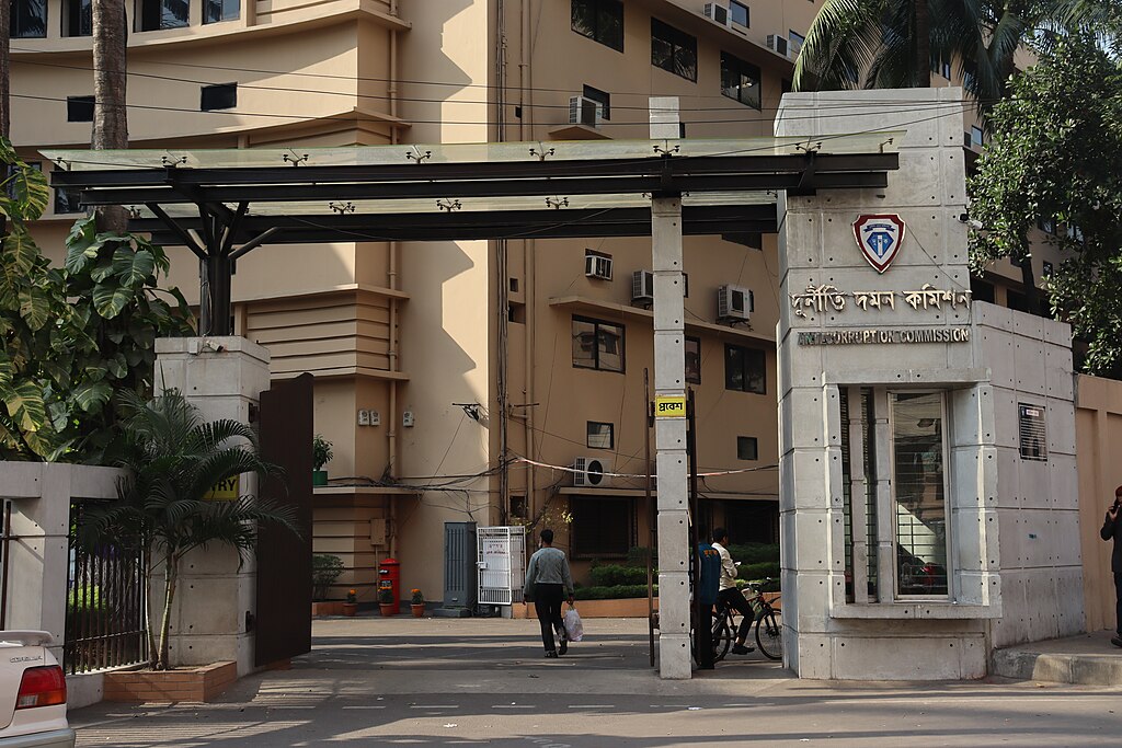ACC attaches assets of 15000C, freezes 2,300 accounts in 10 months