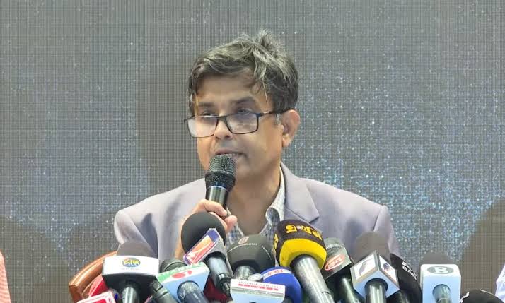 Press secretary admits mistake in cancelling press accreditation cards