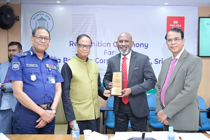 Sri Lankan bankers honoured for vigilance, professionalism