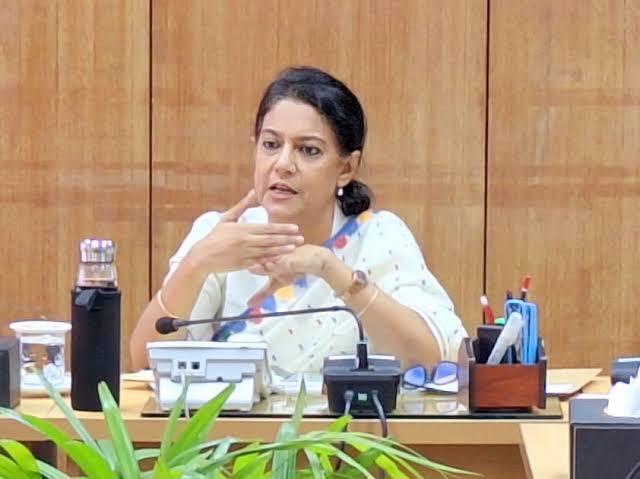 Rizwana urges developed nations to meet climate commitments