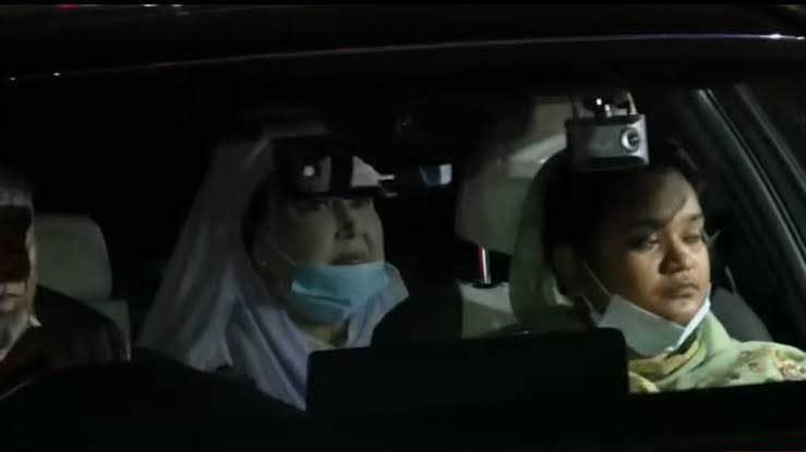 Khaleda Zia returns home after health check-up