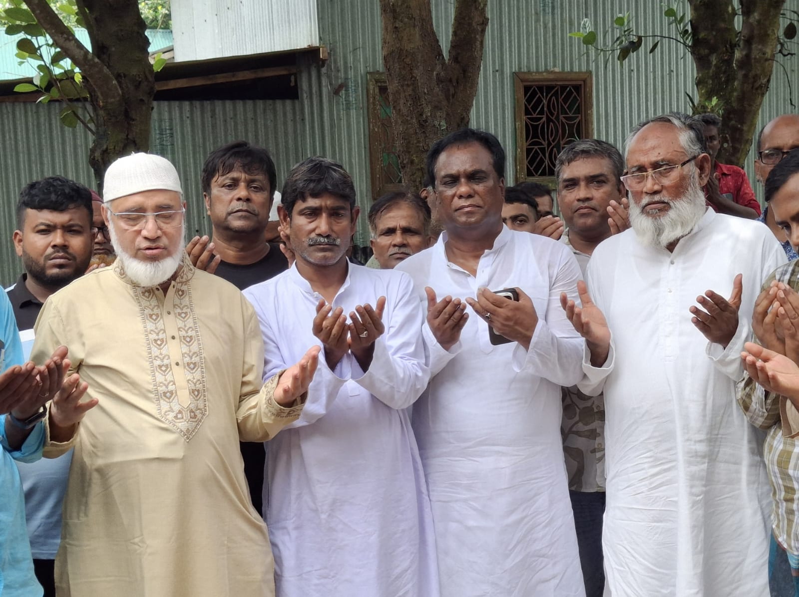 শহীদ অনিকার পিতামাতা ও পরিবারের সদস্যদের প্রতি সমবেদনা জ্ঞাপন 