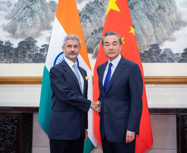 China's top diplomat hails 'positive trend' in relations with India