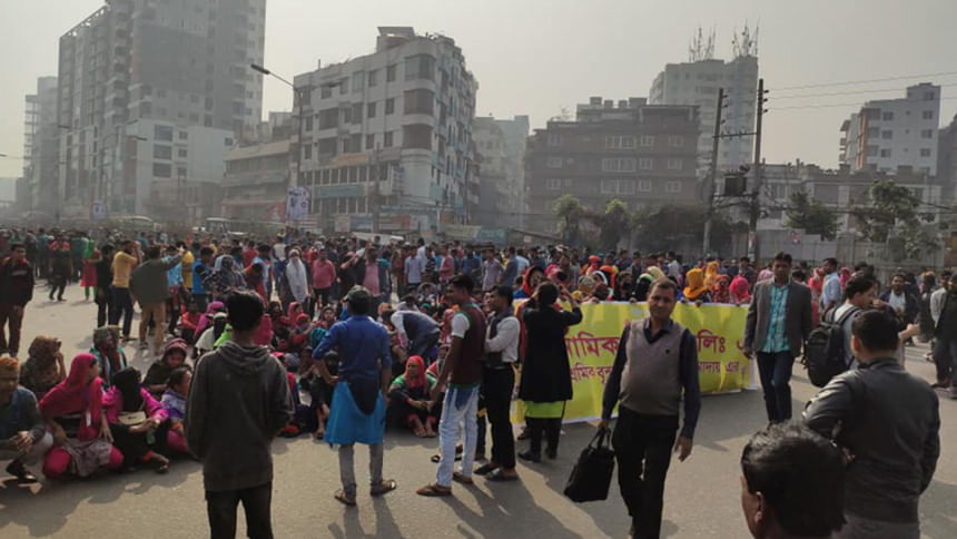 RMG workers block road for arrears, commuters suffer