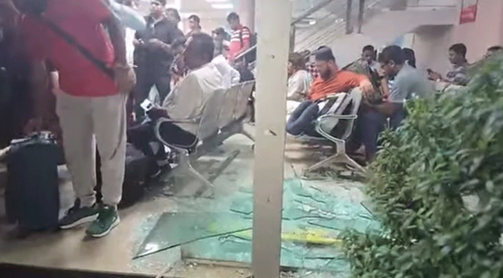 মালিবাগে সোহাগ পরিবহন কাউন্টারে হামলা-ভাঙচুর