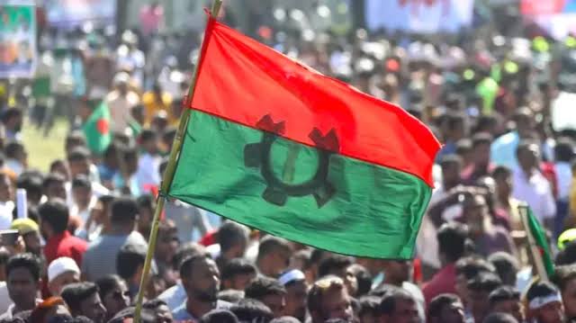 বিএনপির আকাশচুম্বী জনপ্রিয়তা সাগরের তলদেশে