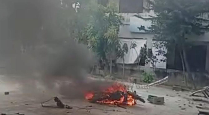 ভাঙ্গায় উপজেলা-থানায় হামলা, ভাঙচুর-আগুন