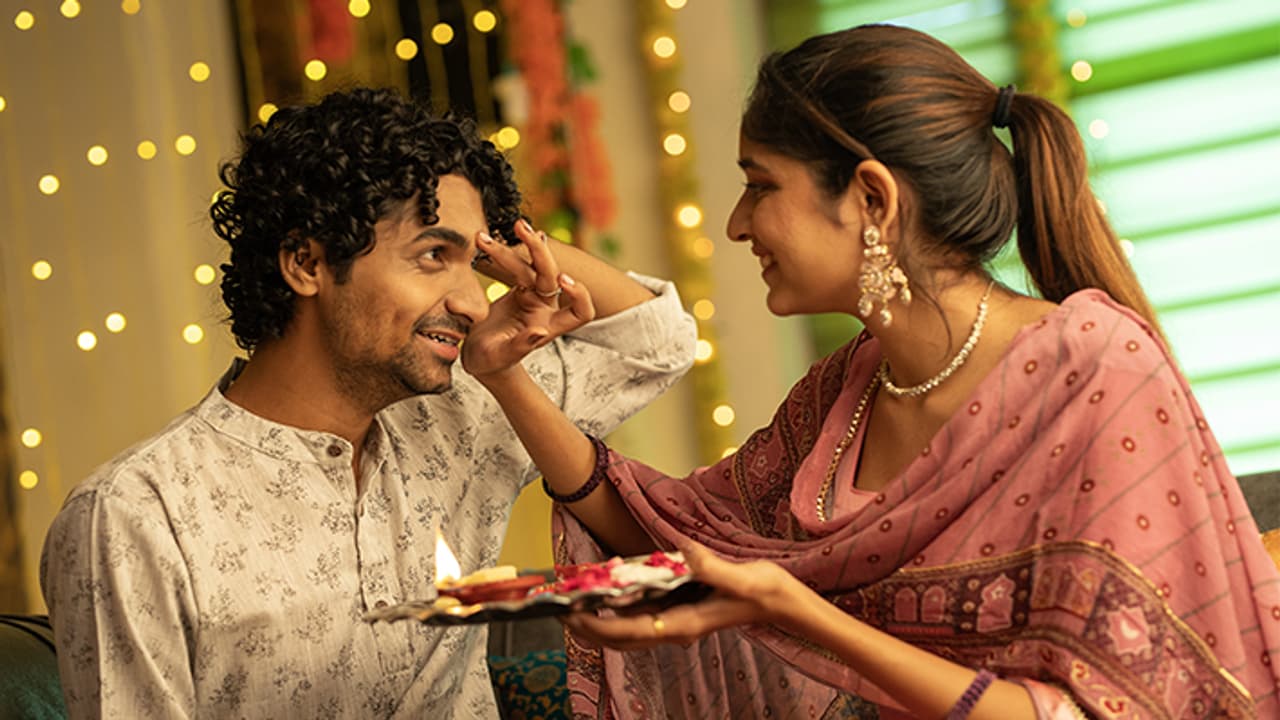 ভাইফোঁটা: ভালোবাসা, আশীর্বাদ ও ঐতিহ্যের উৎসব