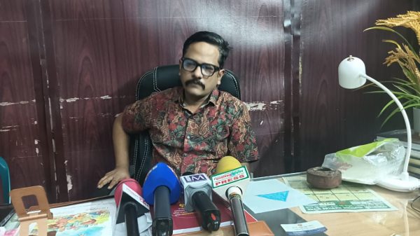 বাবার নীতিতে অবিচল থেকেই আওয়ামী লীগে মুবিন
