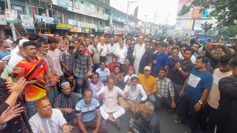 হান্নানের মনোনয়ন দাবিতে বিক্ষোভে উত্তাল ফরিদগঞ্জ