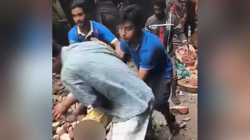 বংশালে ভবনের রেলিং ভেঙে পড়ে তিন পথচারীর মৃত্যু